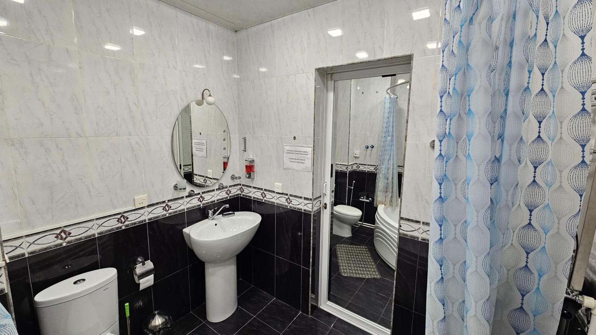 Bulvar Apart Bakoe Buitenkant foto