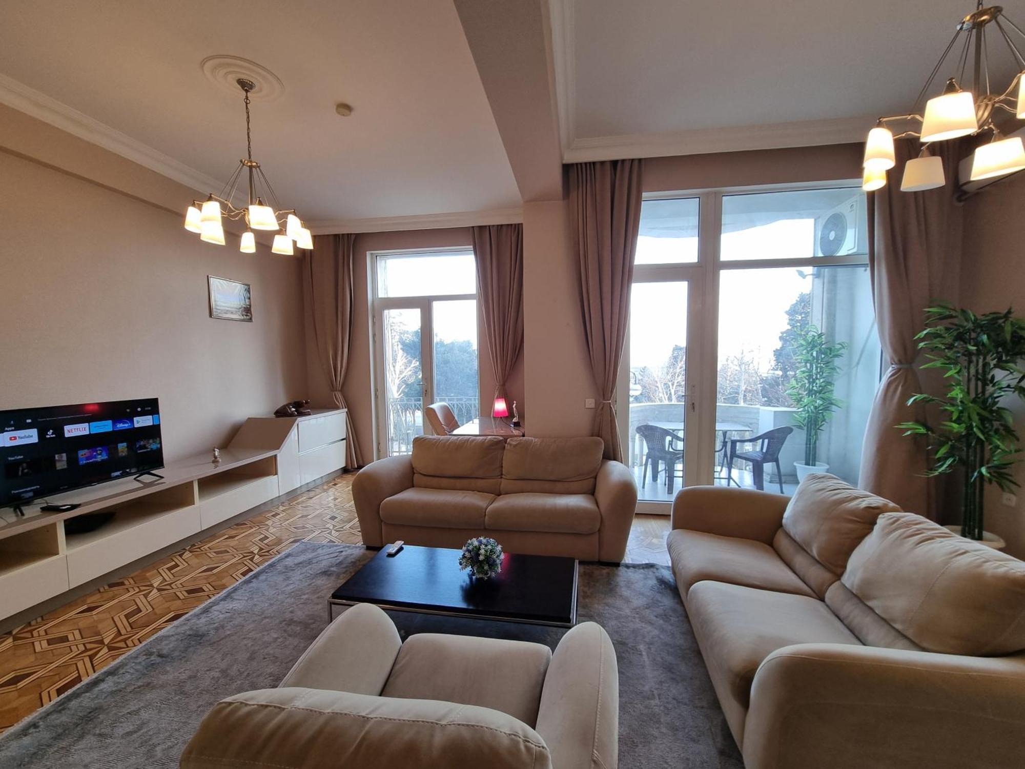 Bulvar Apart Bakoe Buitenkant foto